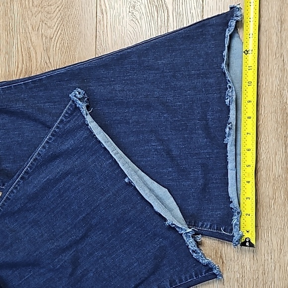 Judy Blue High Rise Super Flare Leg Raw Hem Dark Wash Stretch Denim Jean - Picture 16 of 16